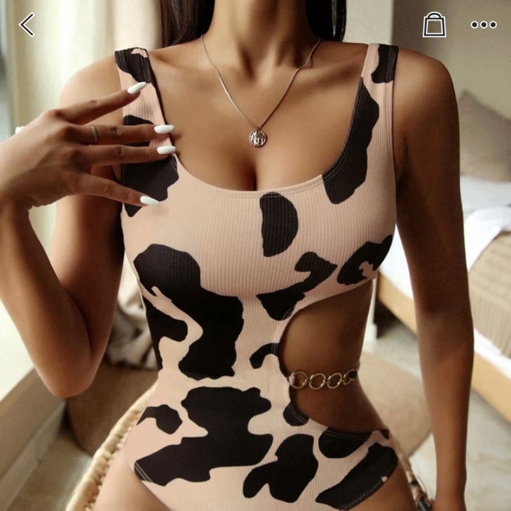 I’m selling bikini